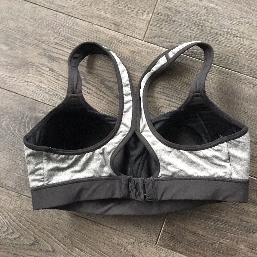 # 9 Champion sports bra - Picture 2 of 3